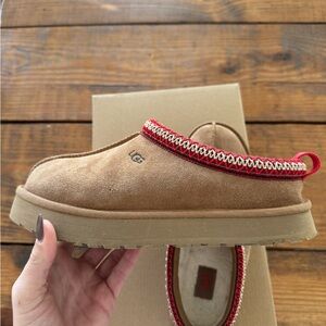 UGG Tazz Plattorm - Girls - chestnut - gently worn, no major signs of wear